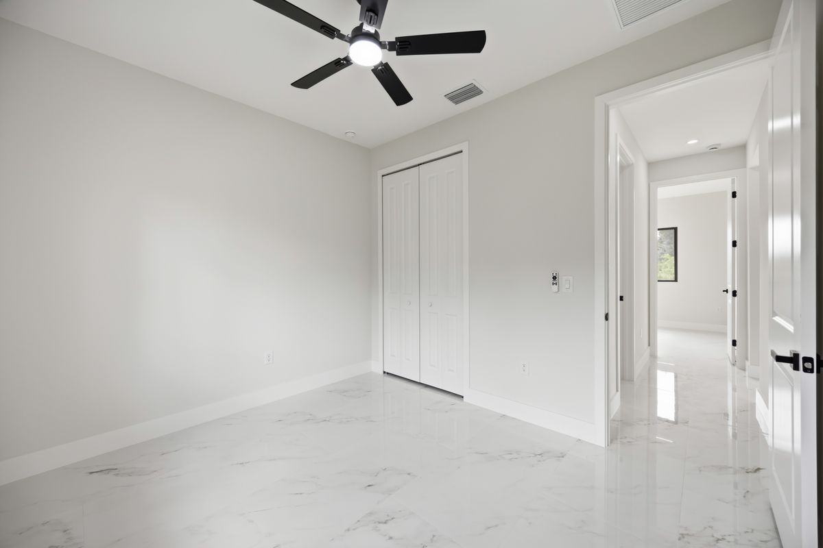 1299 Barton Ave - Photo 5 of 35