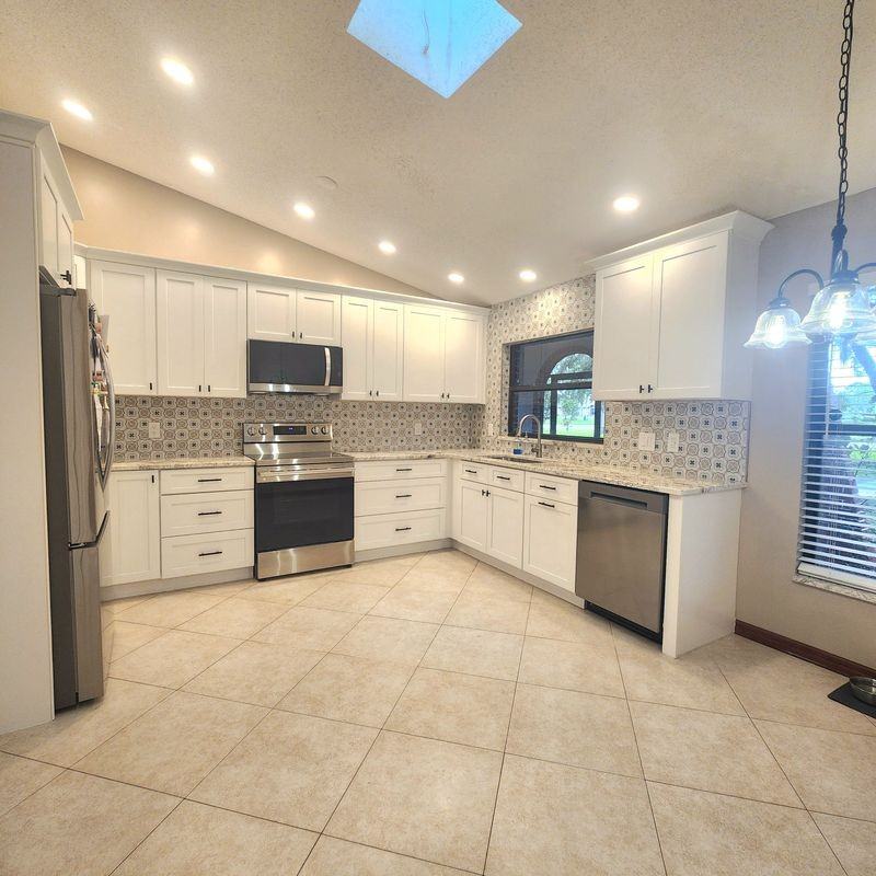 2805 Lake Tohopekaliga Blvd - Photo 3 of 11