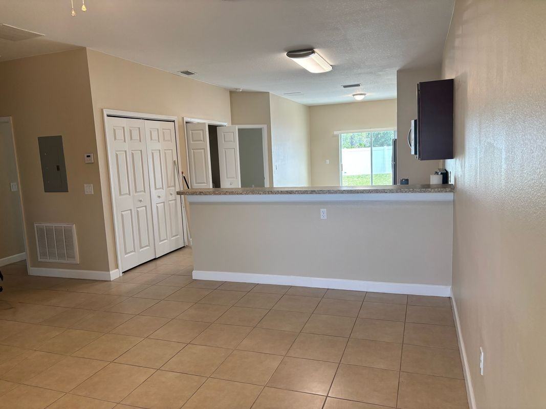 1123 Normandy Dr ##A - Photo 3 of 18