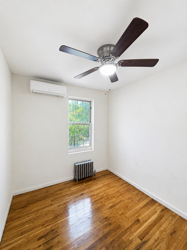 738 Vermont St - Photo 2 of 4