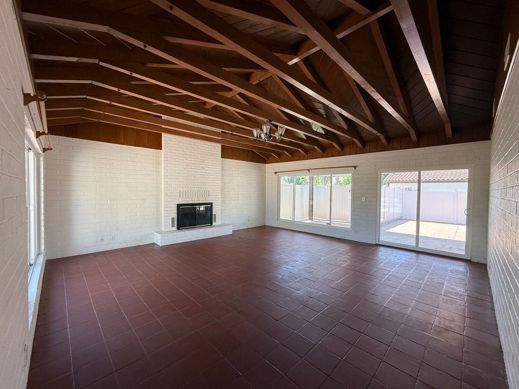 5055 Lincoln Ave - Photo 2 of 10