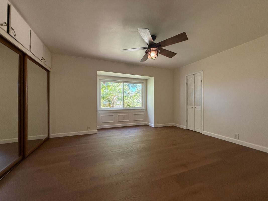 5055 Lincoln Ave - Photo 5 of 10