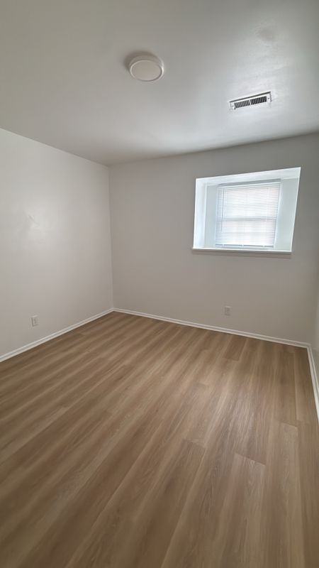 5045 Prescott Ave - Photo 4 of 9
