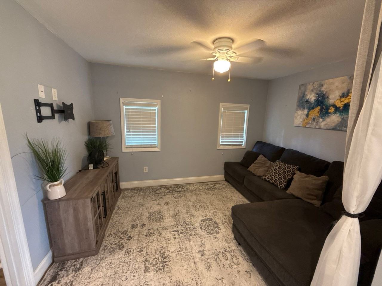 5733 1/2 Sawyer Rd - Photo 2 of 5