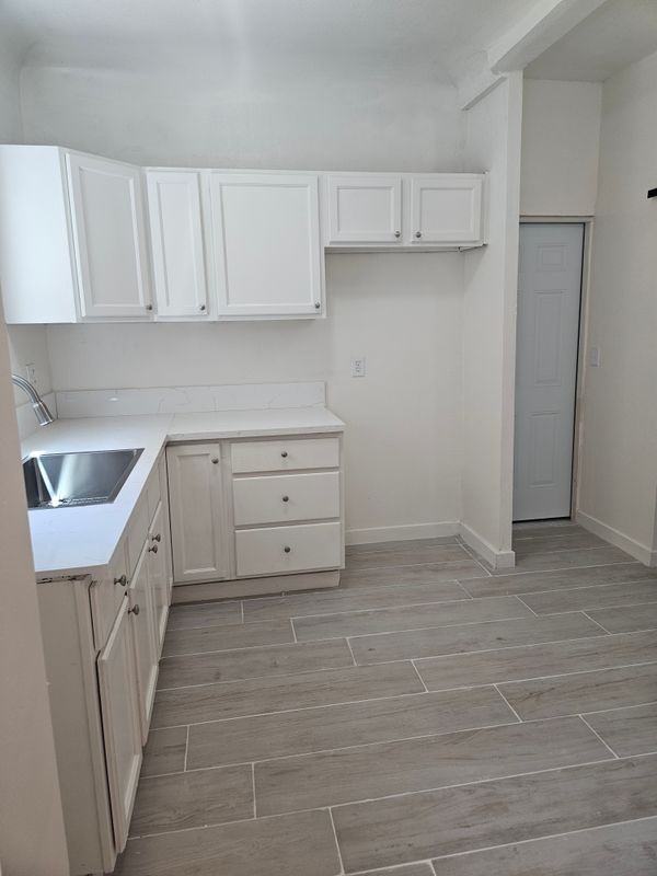 7110 Somerset Blvd ##5 - Photo 4 of 24