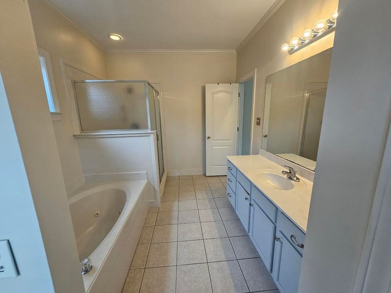 1257 Bridgewater Rd - Photo 5 of 10