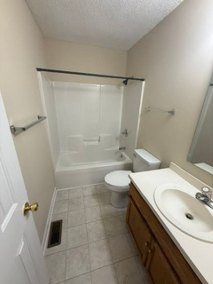 724 Breeze Hill Rd - Photo 6 of 7