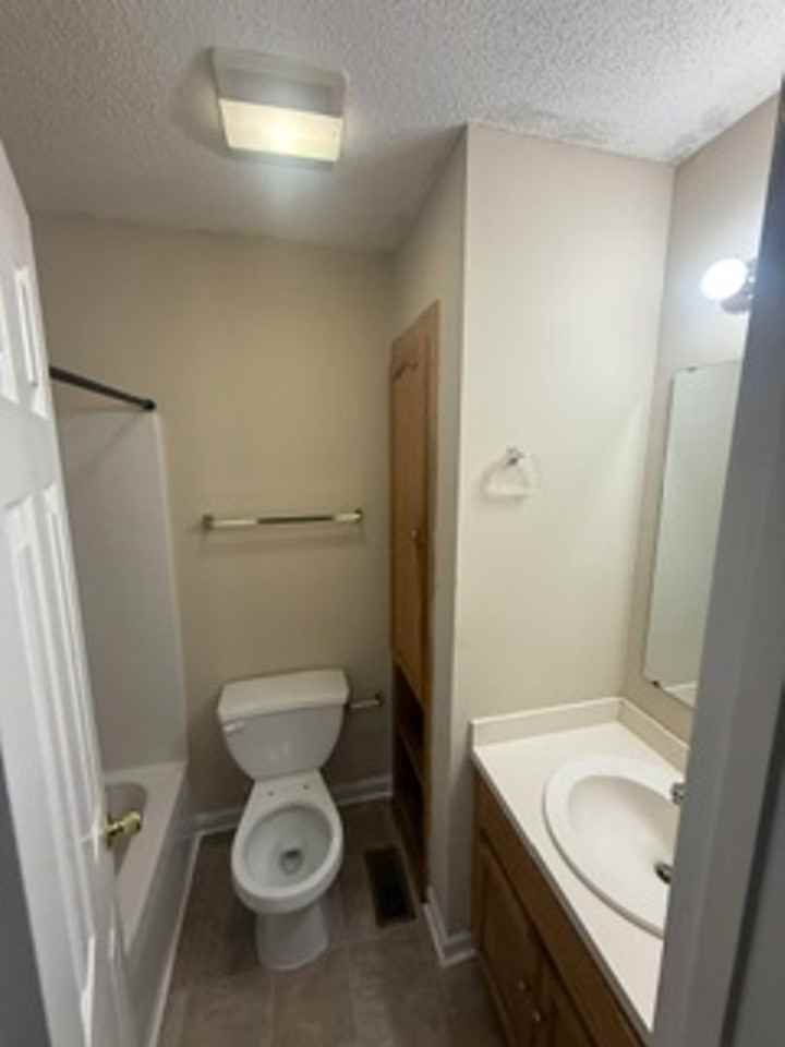 724 Breeze Hill Rd - Photo 7 of 7