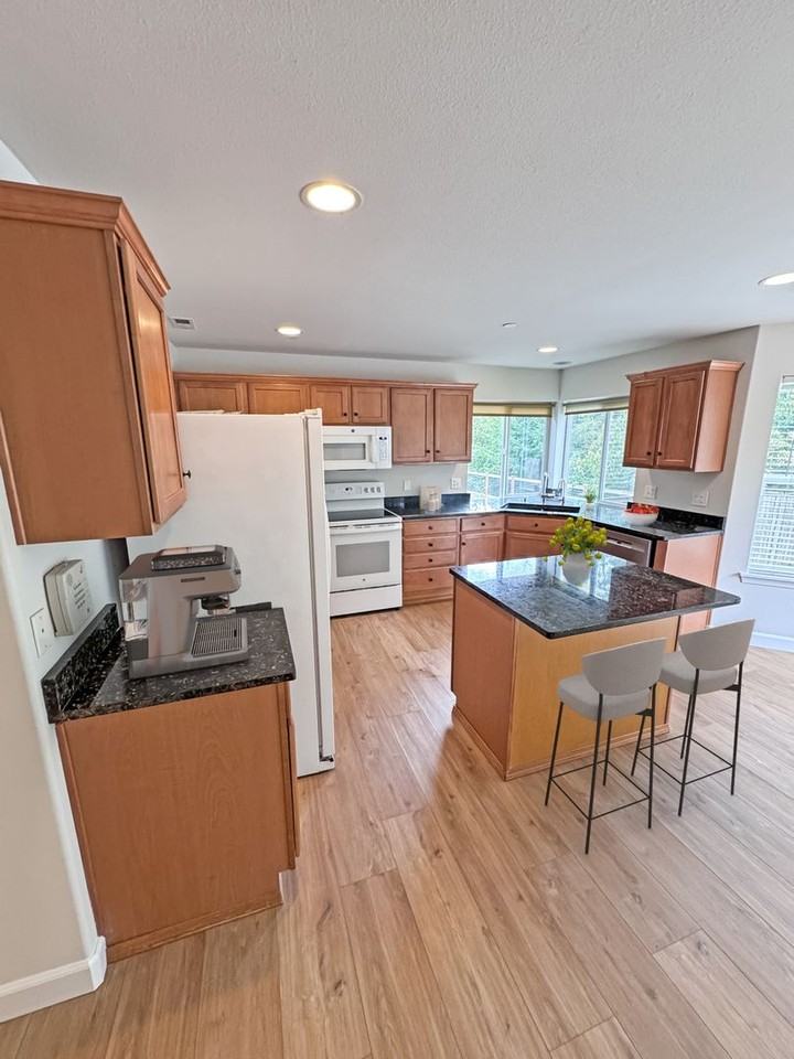 3155 Walker Rd - Photo 6 of 23