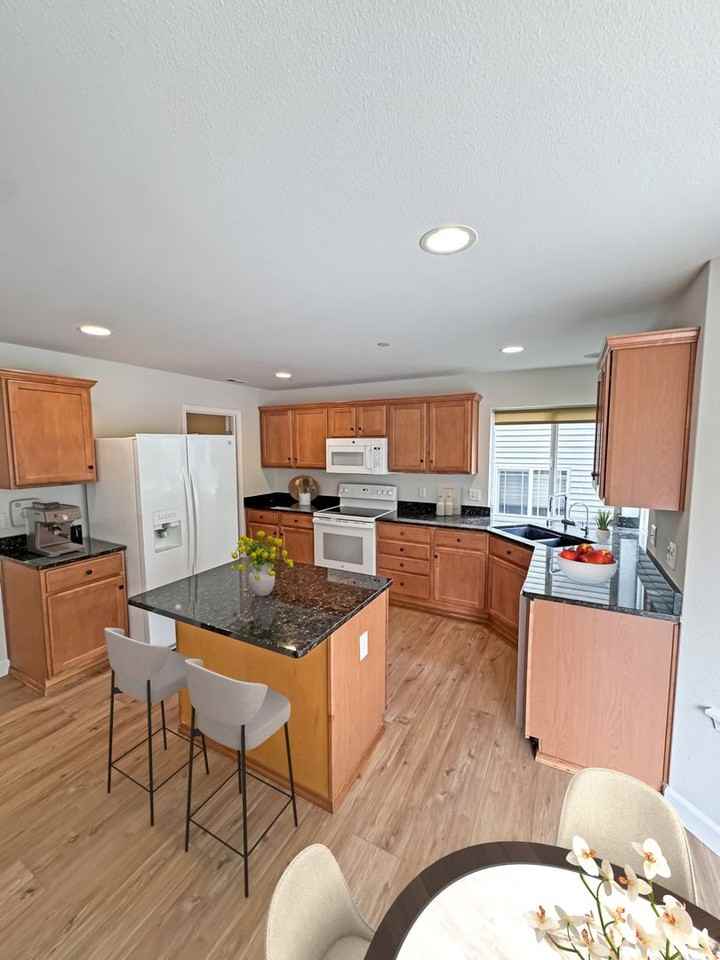 3155 Walker Rd - Photo 7 of 23