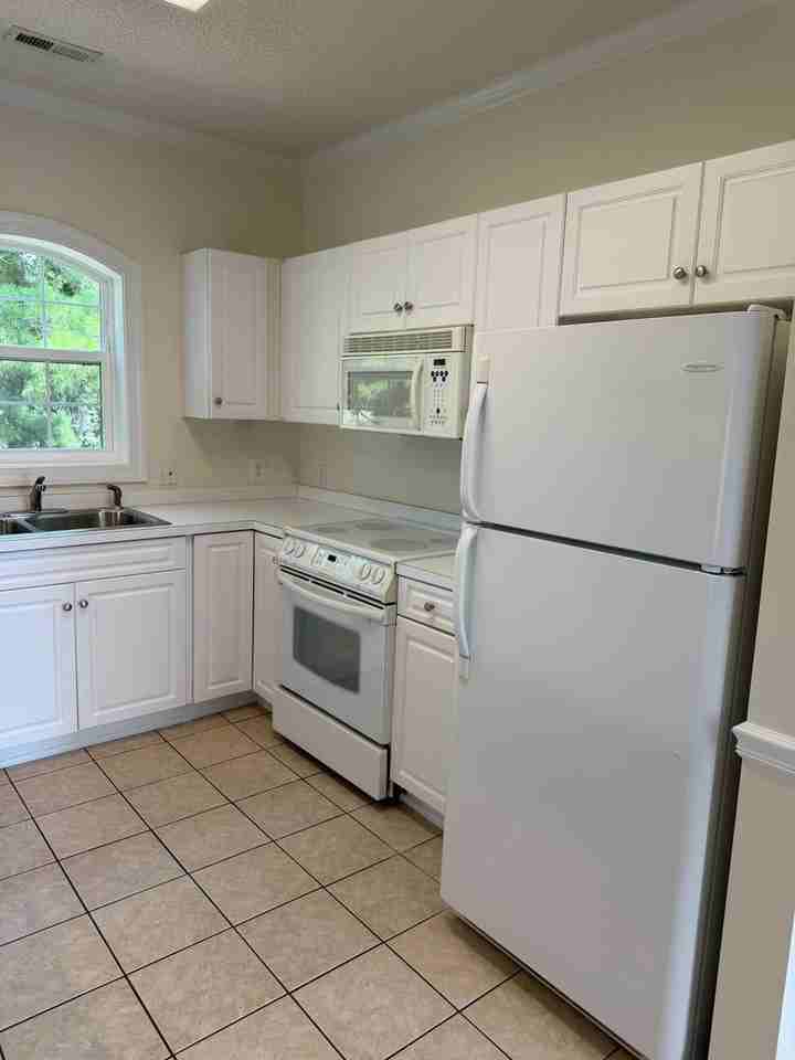 4881 Dahlia Ct - Photo 4 of 31