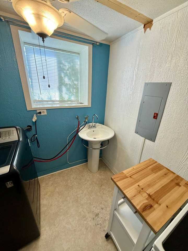 2036 Lavey St - Photo 4 of 28