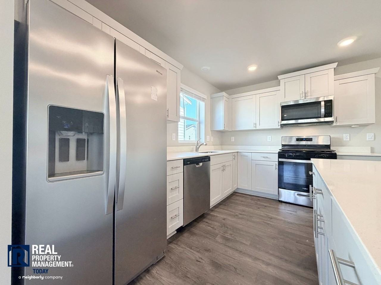 2216 Trailside Dr Ne - Photo 5 of 25