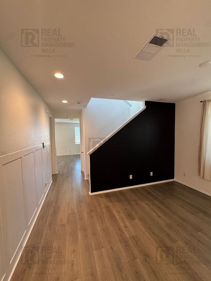 2807 Moonshimmer St - Photo 2 of 45