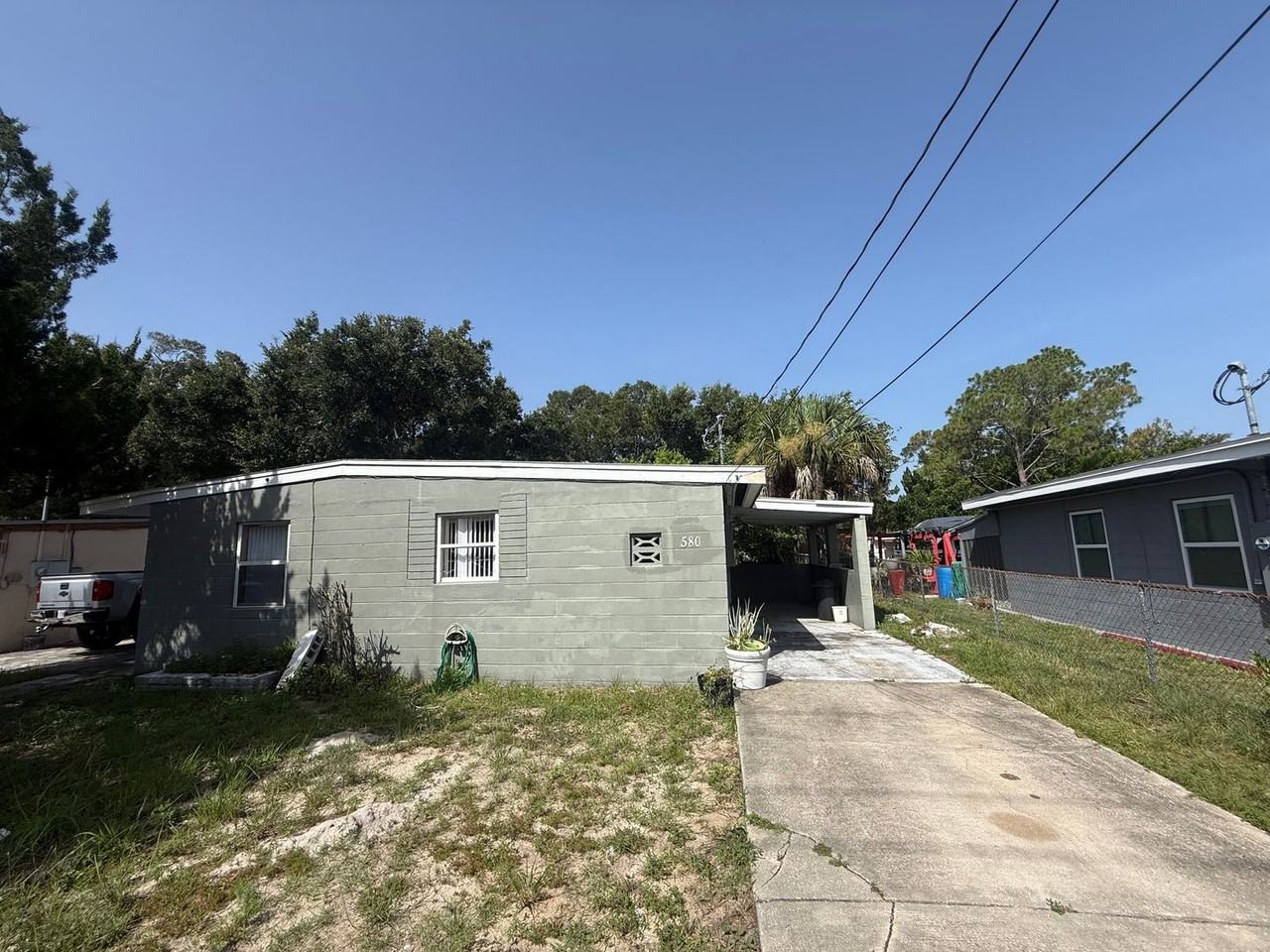 580 Berkshire Rd - Photo 2 of 14