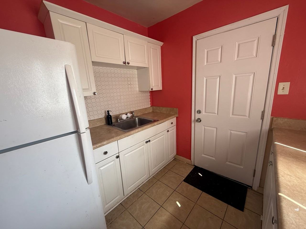 580 Berkshire Rd - Photo 4 of 14