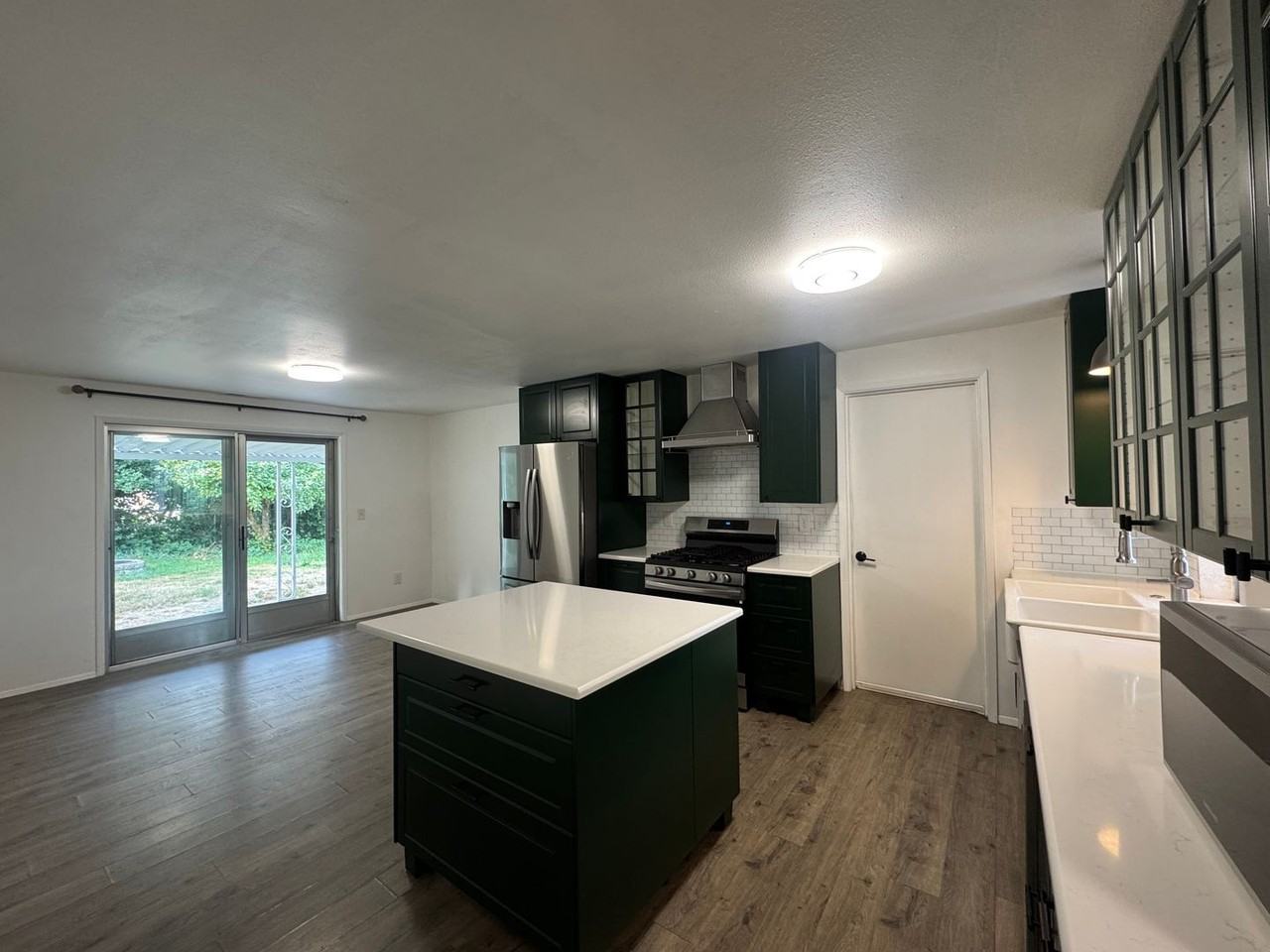 9901 Farwest Dr Sw - Photo 6 of 22