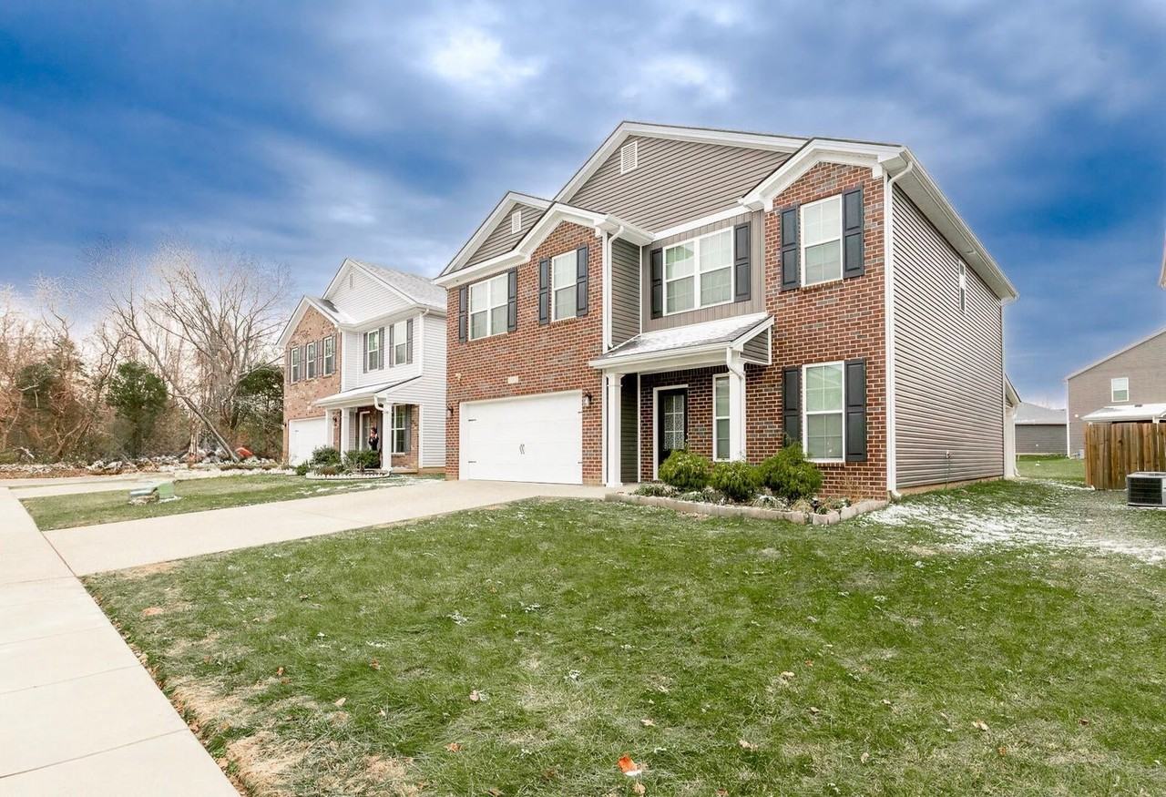 11512 Caswell Springs Way - Photo 2 of 37