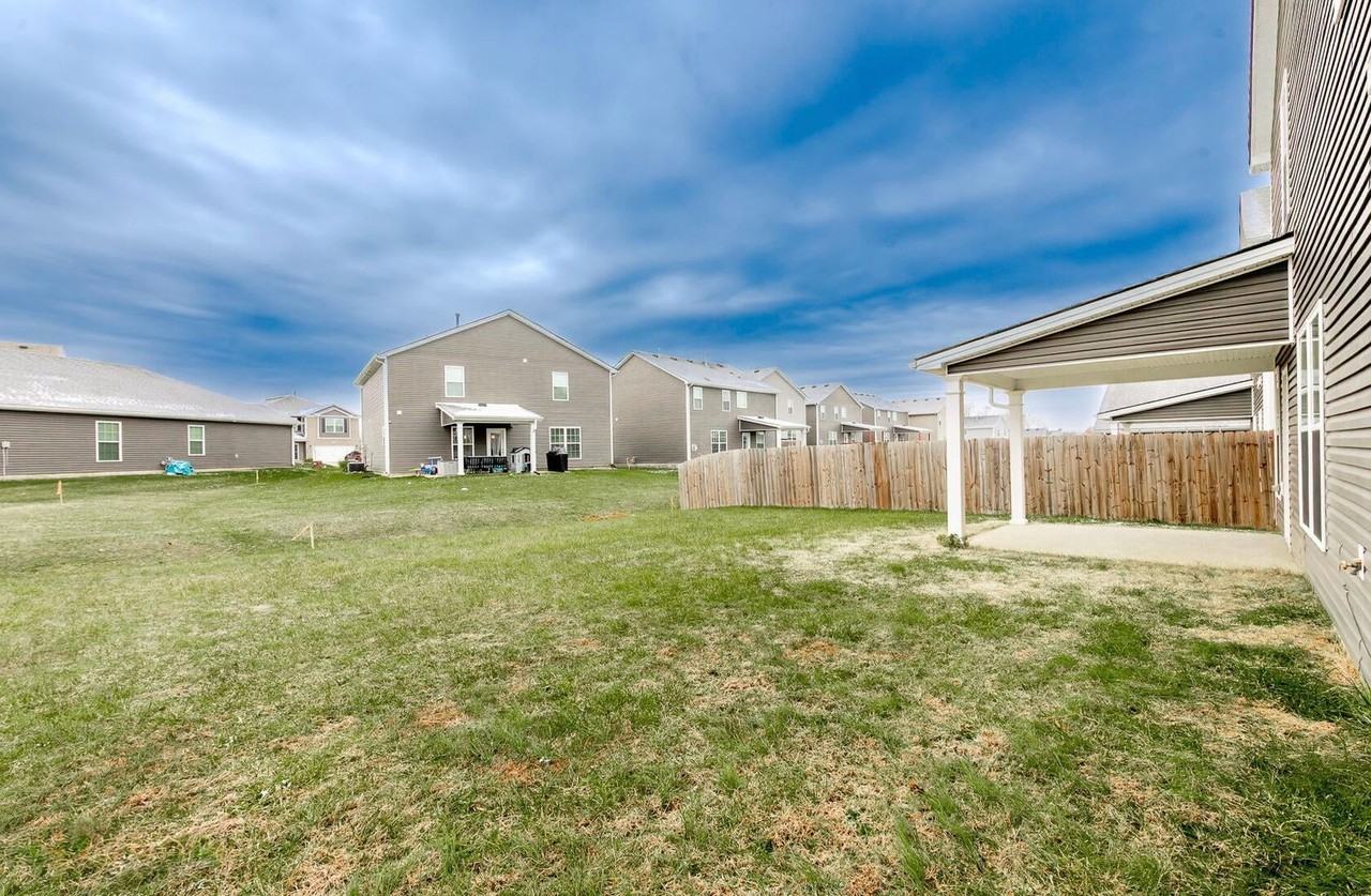 11512 Caswell Springs Way - Photo 4 of 37