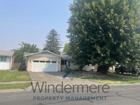 151 E Maple St - Photo 1 of 1