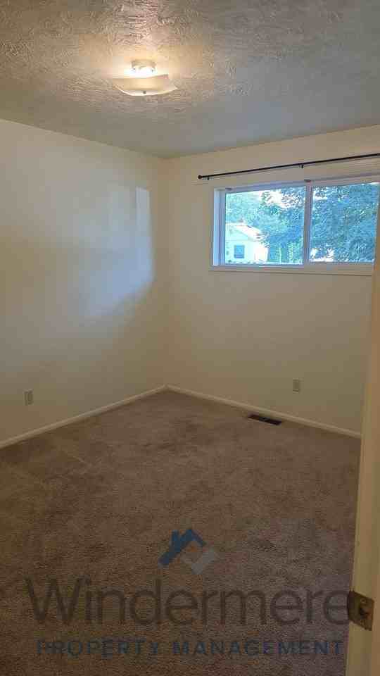 151 E Maple St - Photo 7 of 14