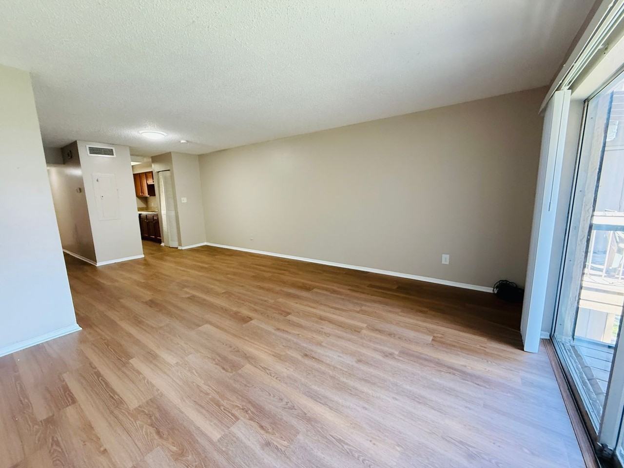 7525 Pitch Pine Cir #D - Photo 5 of 33