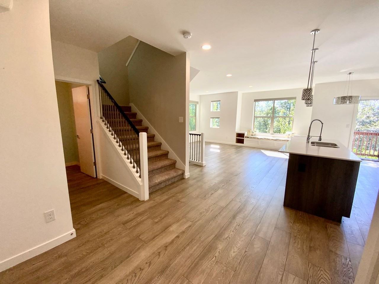 16329 Main View Ln Ne - Photo 2 of 35