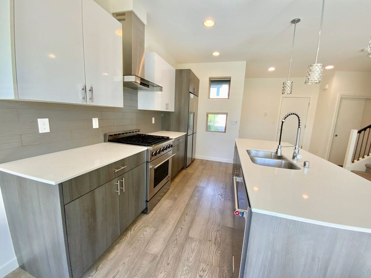 16329 Main View Ln Ne - Photo 5 of 35