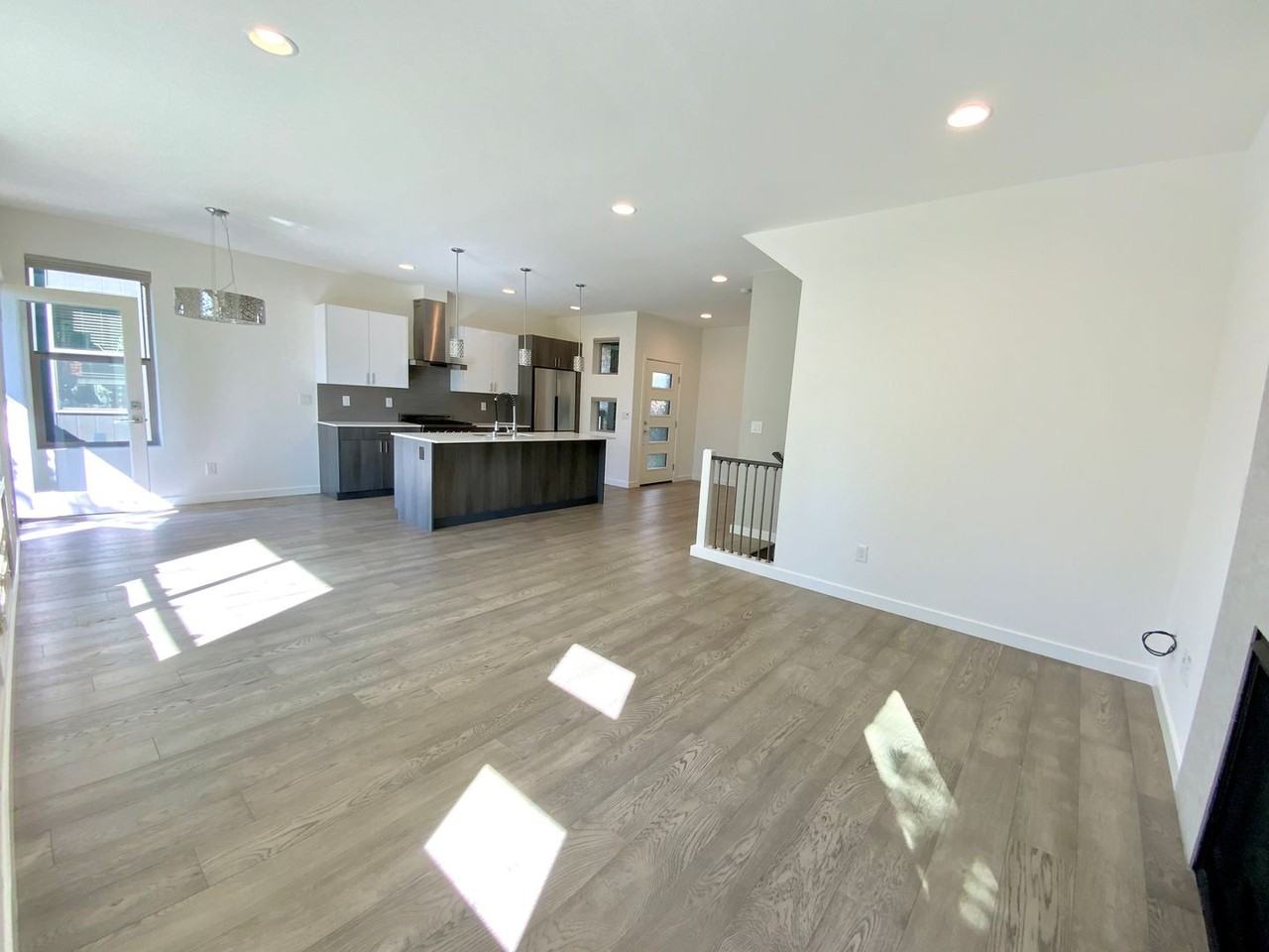 16329 Main View Ln Ne - Photo 6 of 35