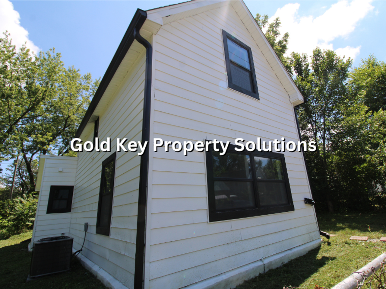 1512 Locust St - Photo 3 of 19