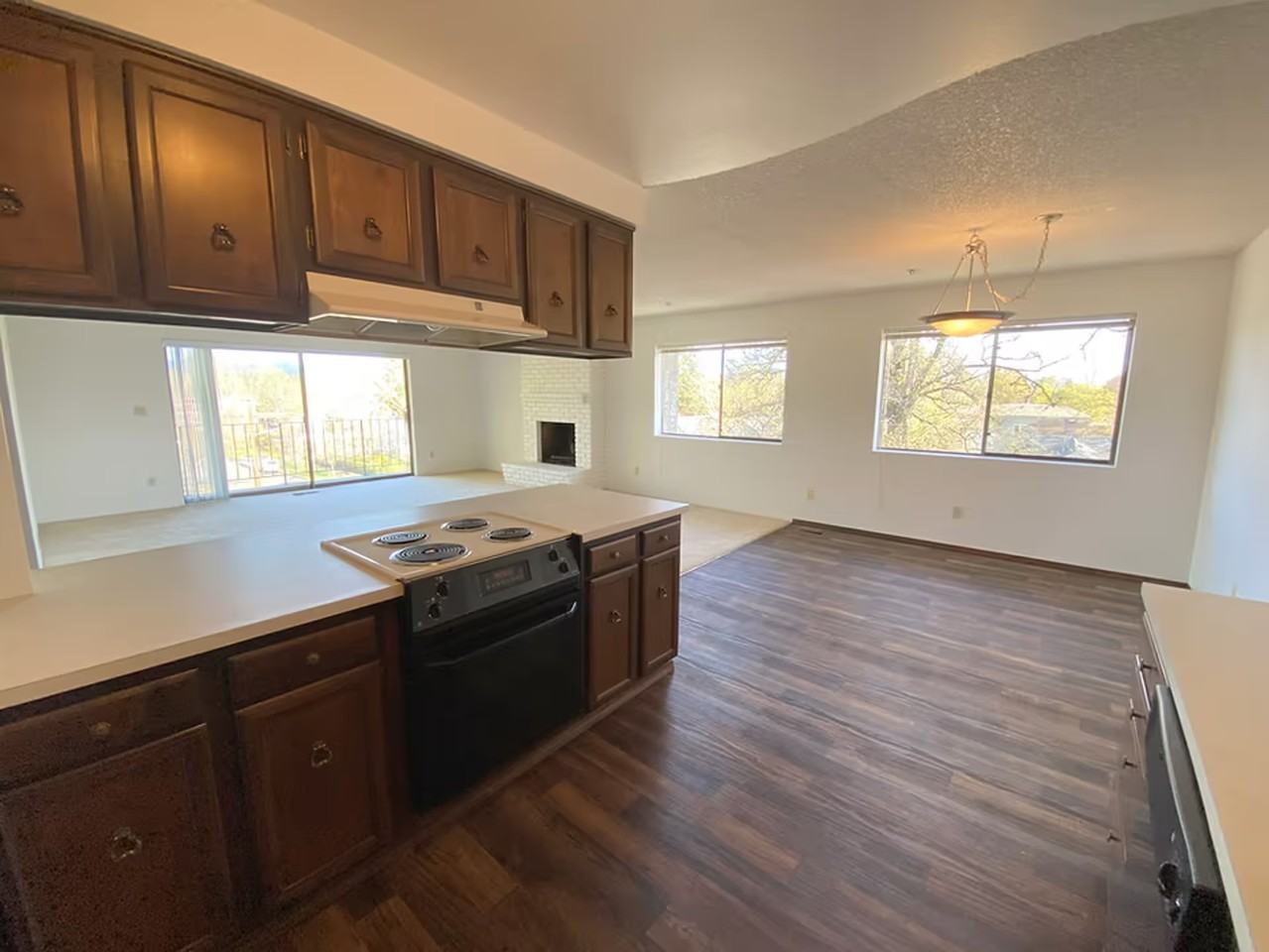 Park Plaza Apartments - Photo 5 of 28
