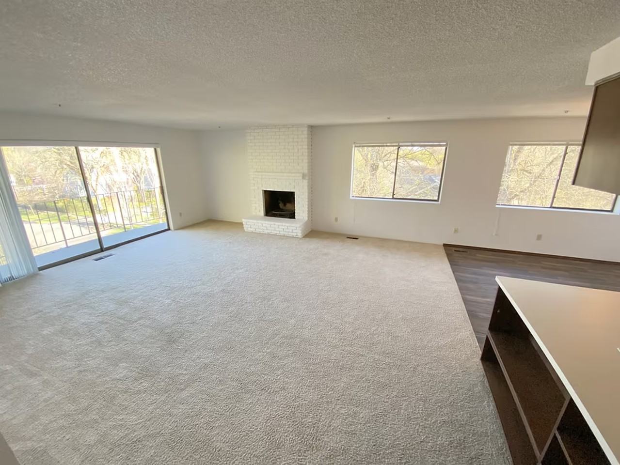 Park Plaza Apartments - Photo 6 of 28