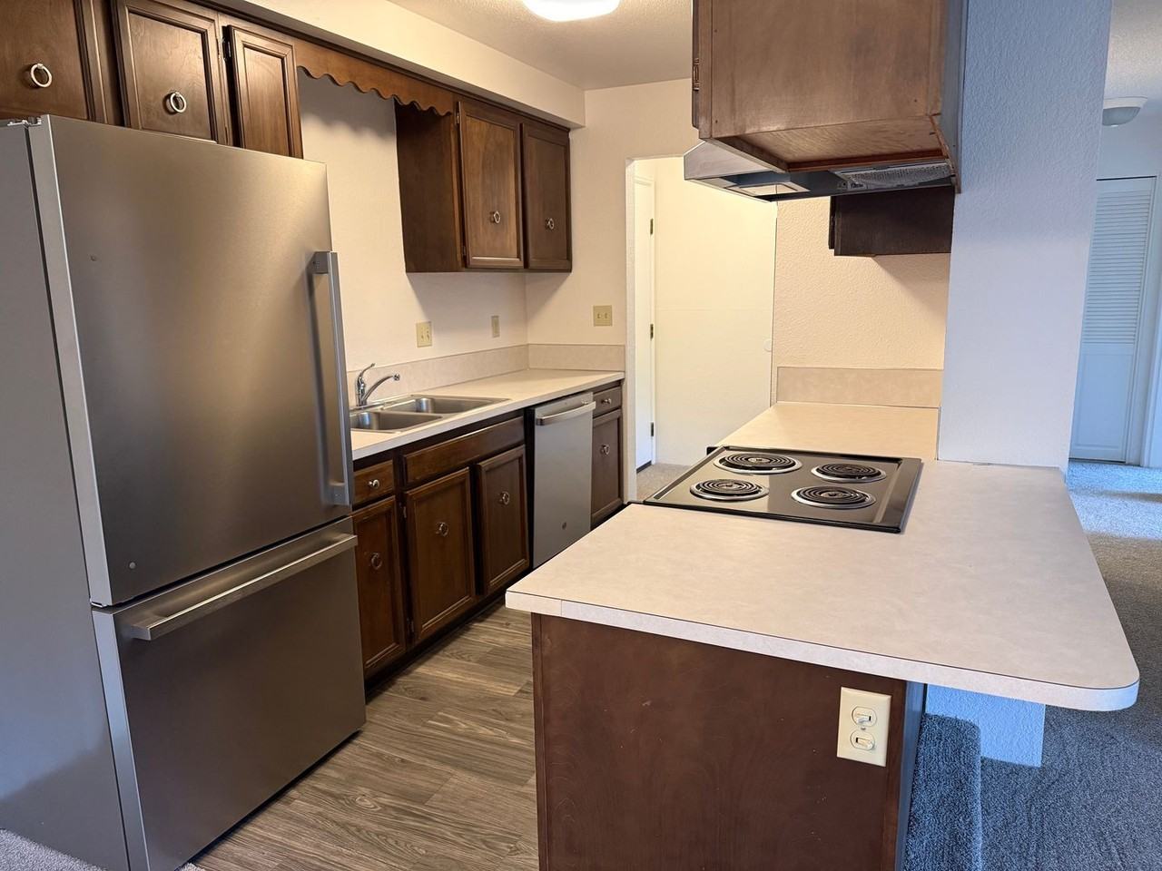 Park Plaza Apartments - Photo 5 of 14