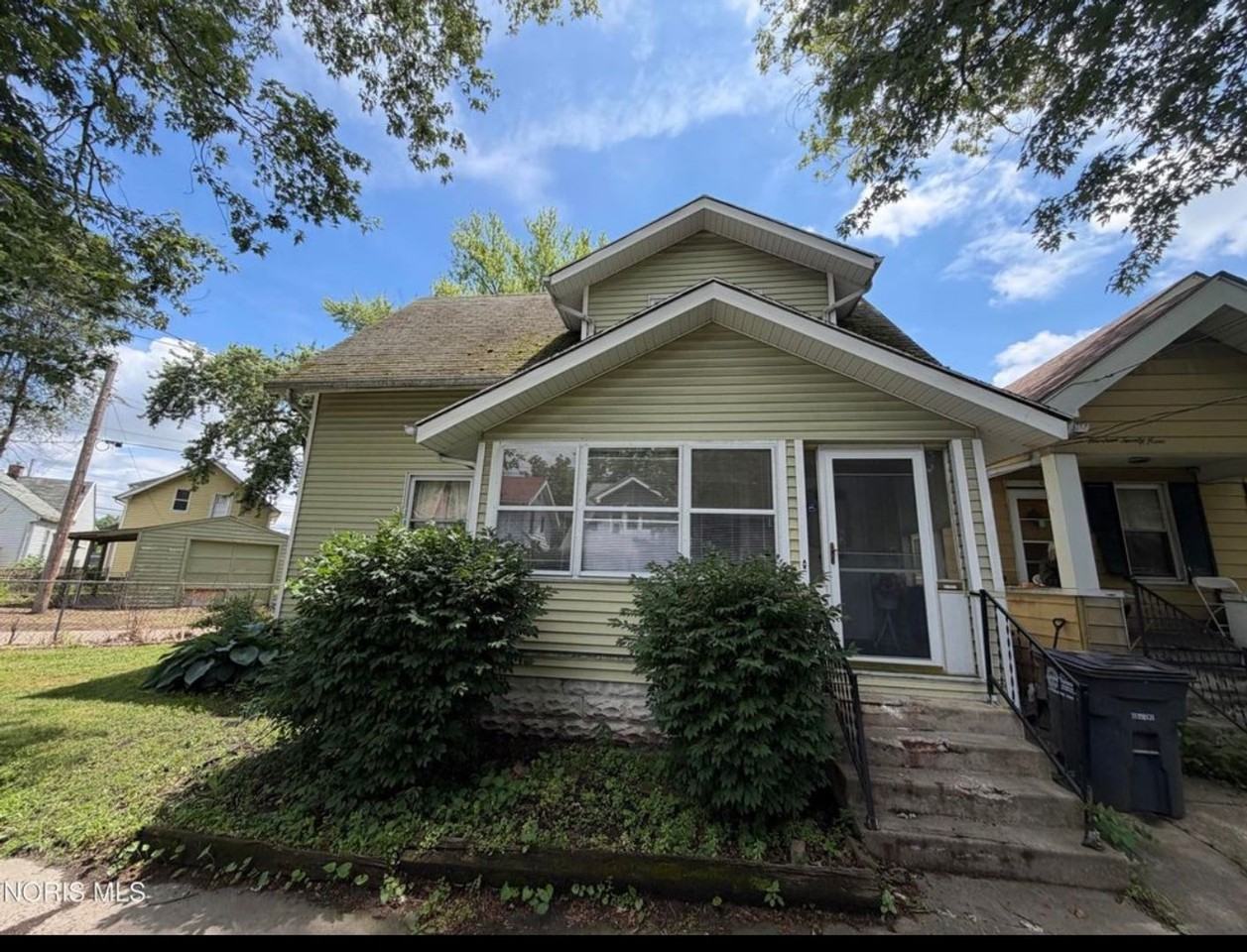 1425 Prouty Ave - Photo 2 of 22