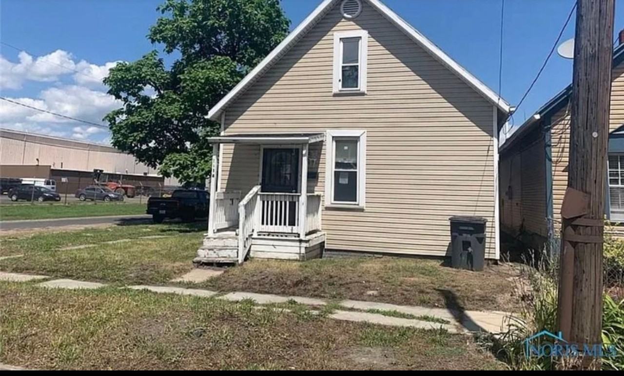 1425 Prouty Ave - Photo 3 of 22
