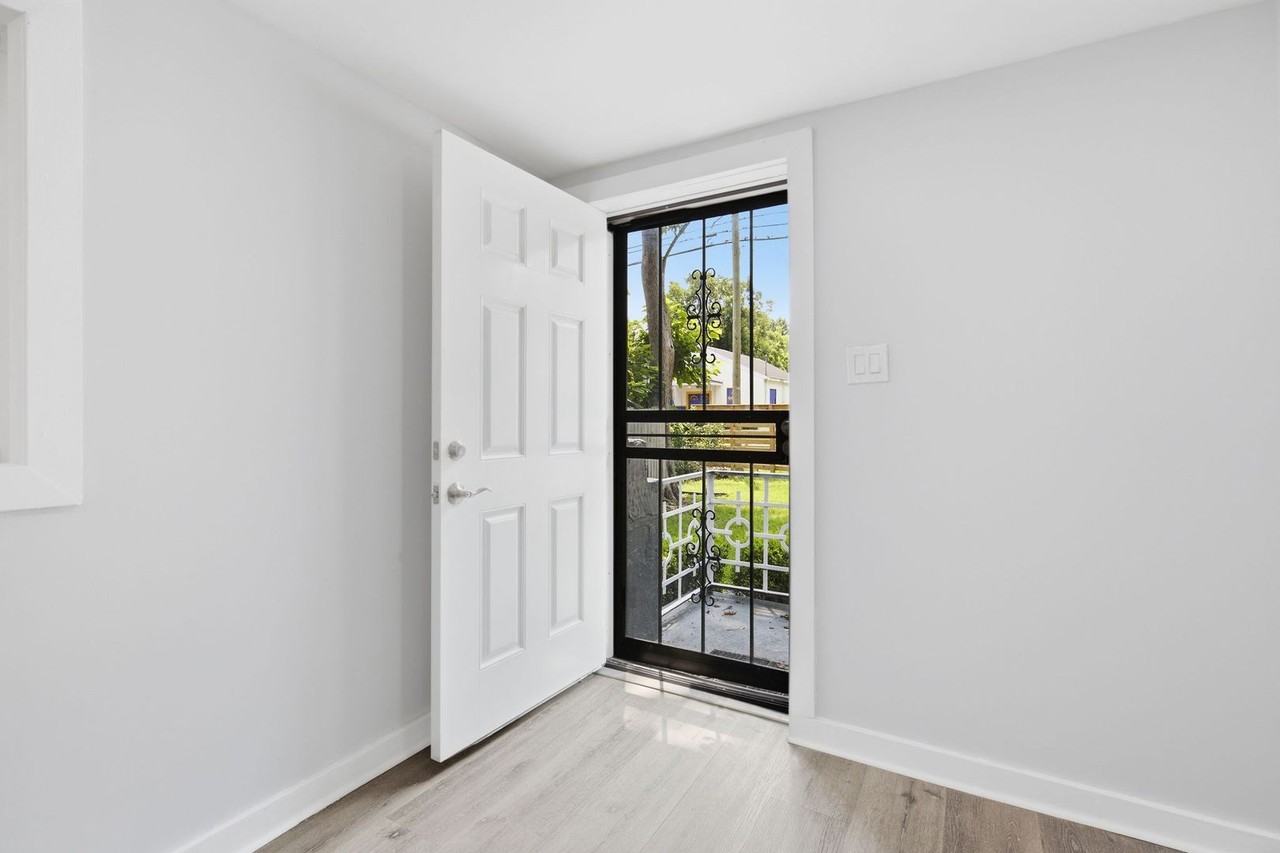 2834 Clifton Ave - Photo 5 of 27