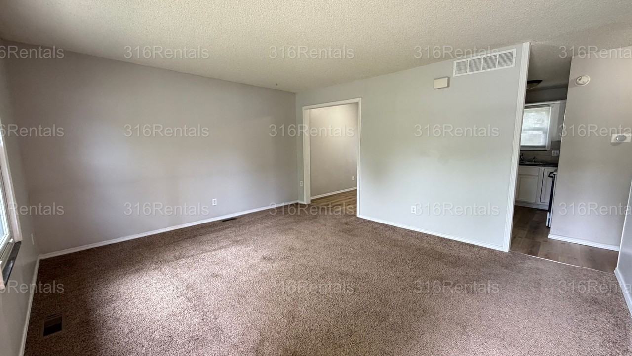 501 W Clark Ave - Photo 2 of 23