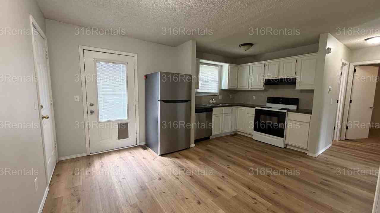 501 W Clark Ave - Photo 4 of 23