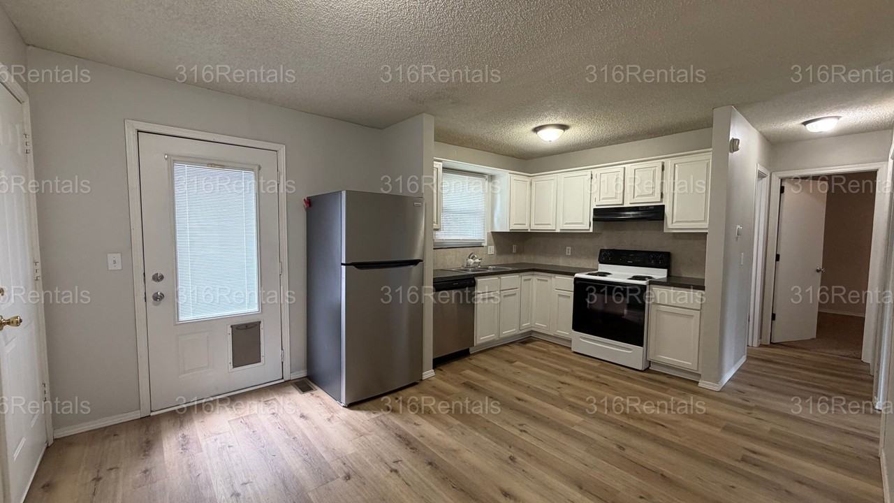 501 W Clark Ave - Photo 5 of 23
