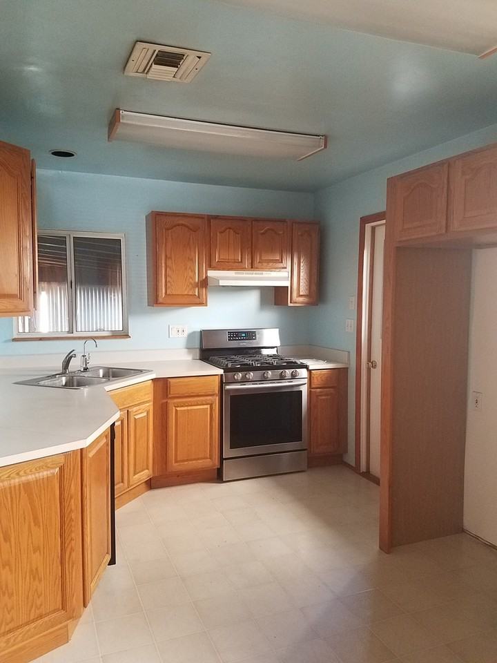 230 D Ave - Photo 4 of 10