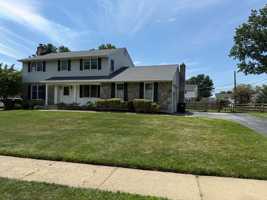 featured image of 2412 Manet Rd