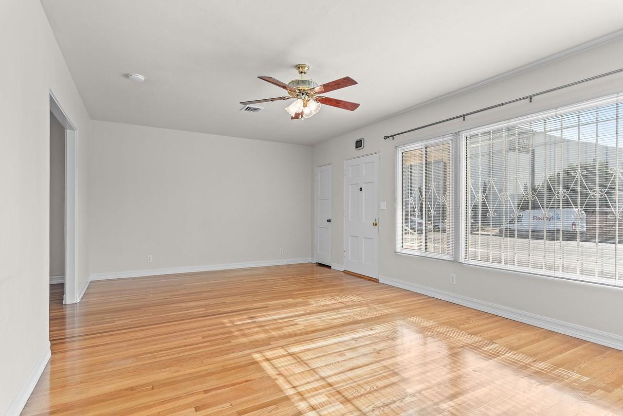 4734 College Ave - Photo 3 of 35