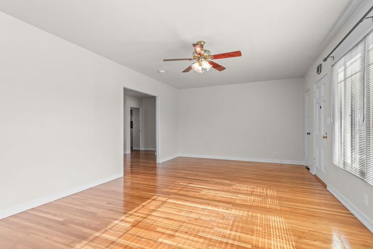 4734 College Ave - Photo 5 of 35