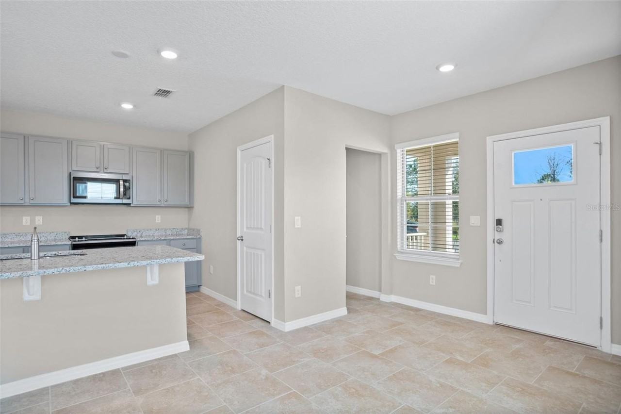 11092 Great Rock St - Photo 3 of 38