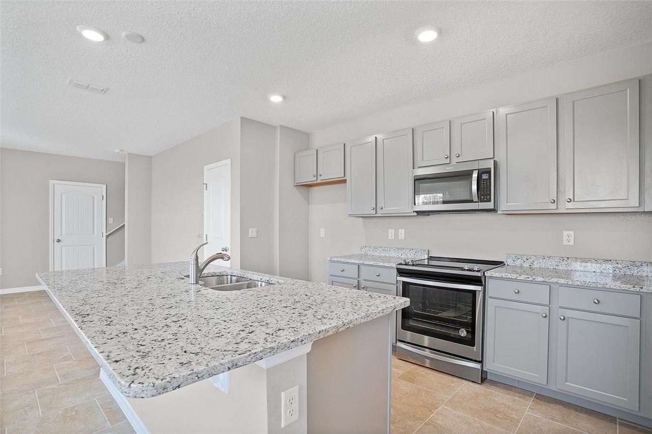 11092 Great Rock St - Photo 4 of 38