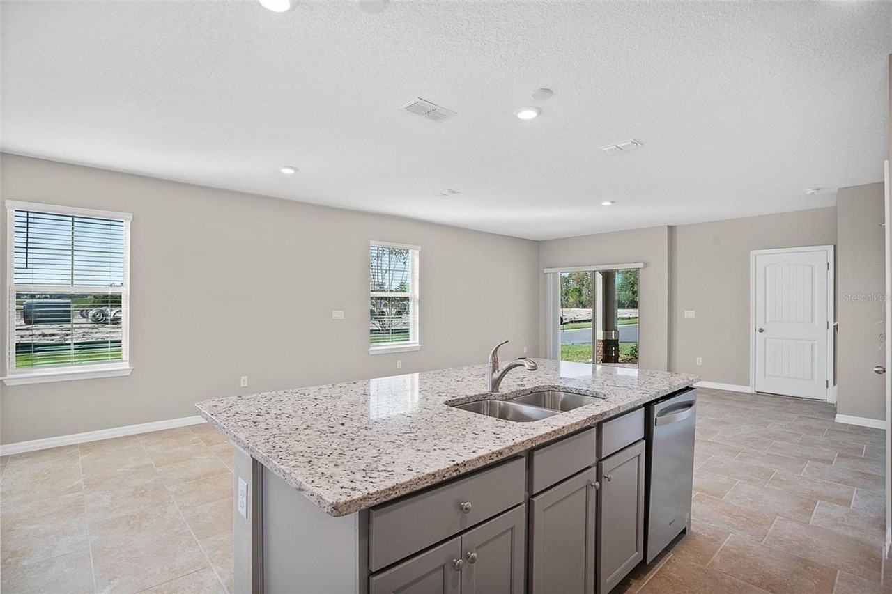 11092 Great Rock St - Photo 6 of 38