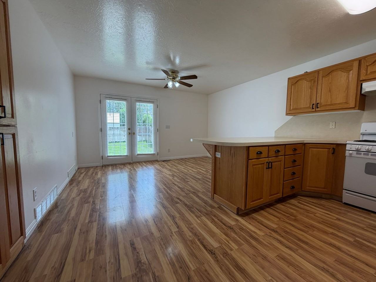 65 S 400 W - Photo 5 of 13