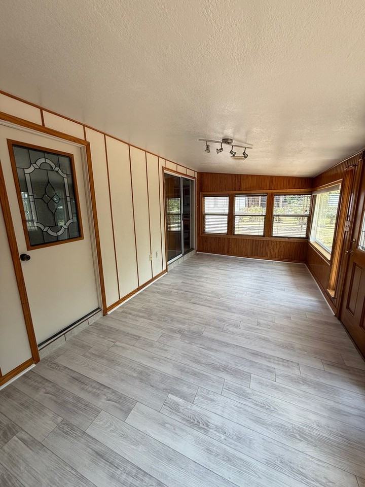 1001 Traci Dr - Photo 4 of 11