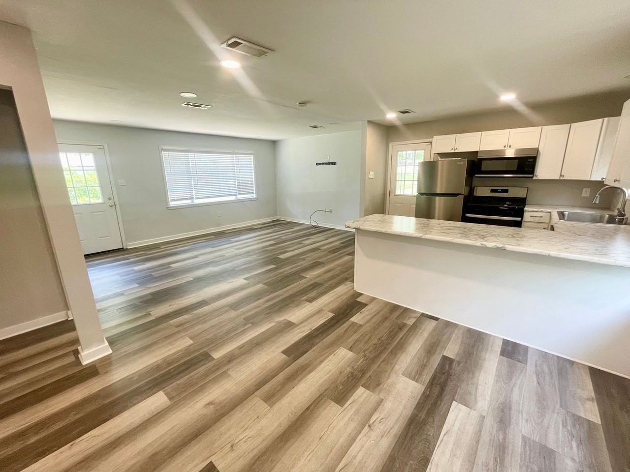 235 Baugh St - Photo 3 of 11