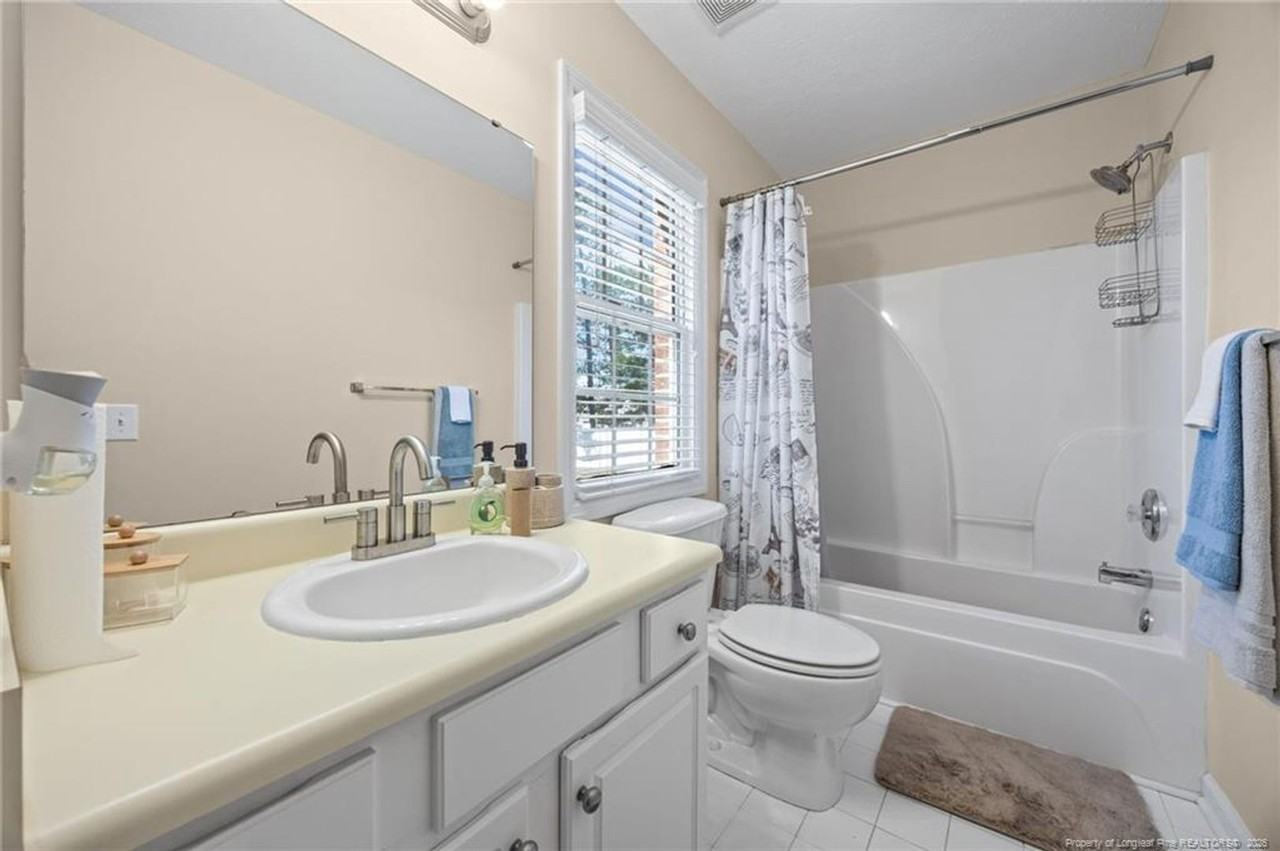 3805 Sunchase Dr - Photo 7 of 41